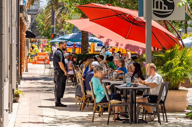 In Downtown Clearwater, Cleveland street is the place for outdoor dining.