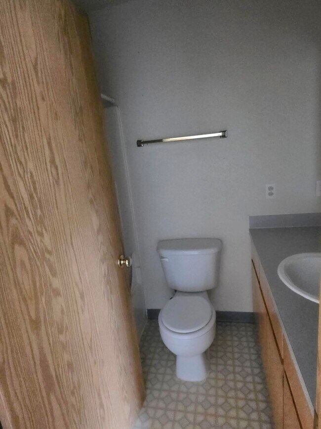 294 Stadium Dr N unit 294, Monmouth, OR 97361 - photo 6