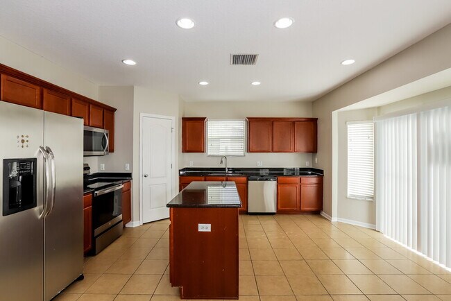 12608 Evington Point Dr, Riverview, FL 33579 - photo 6