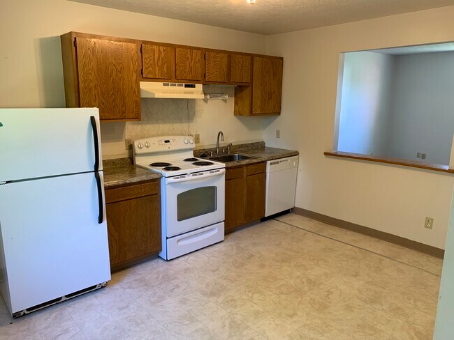 21 Main St, the Plains, OH 45780 - photo 7