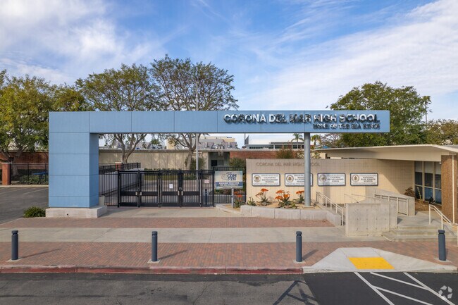 A National Blue Ribbon School, Corona Del Mar High School offers excellent education.