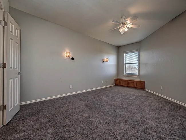 204 S Riverside Dr, Moore, OK 73160 - photo 4