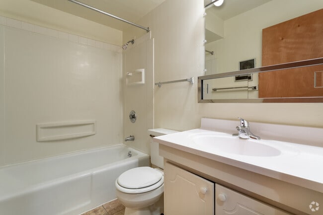 1BR,1BA,730SF - Newport