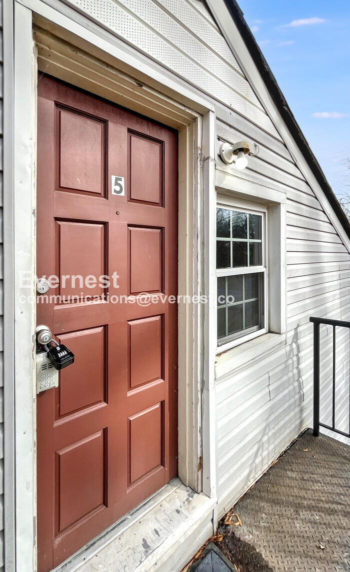 413 N Moore Rd unit 5, Chattanooga, TN 37411 - photo 1