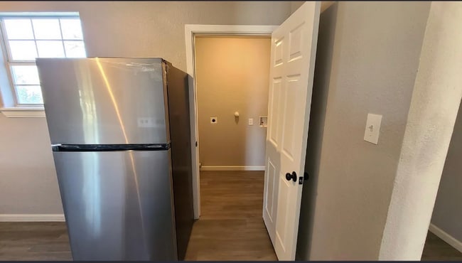 205 E M L K Jr Blvd, Taylor, TX 76574 - photo 4