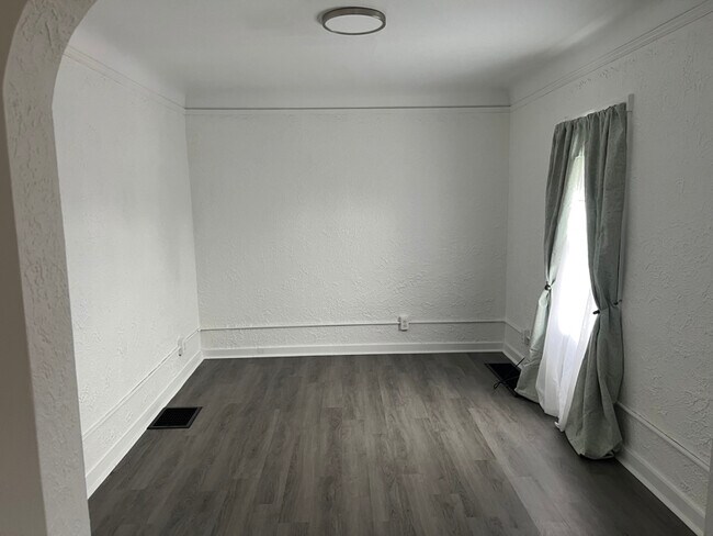 1300 Stewart St unit 1, Natrona Heights, PA 15065 - photo 3