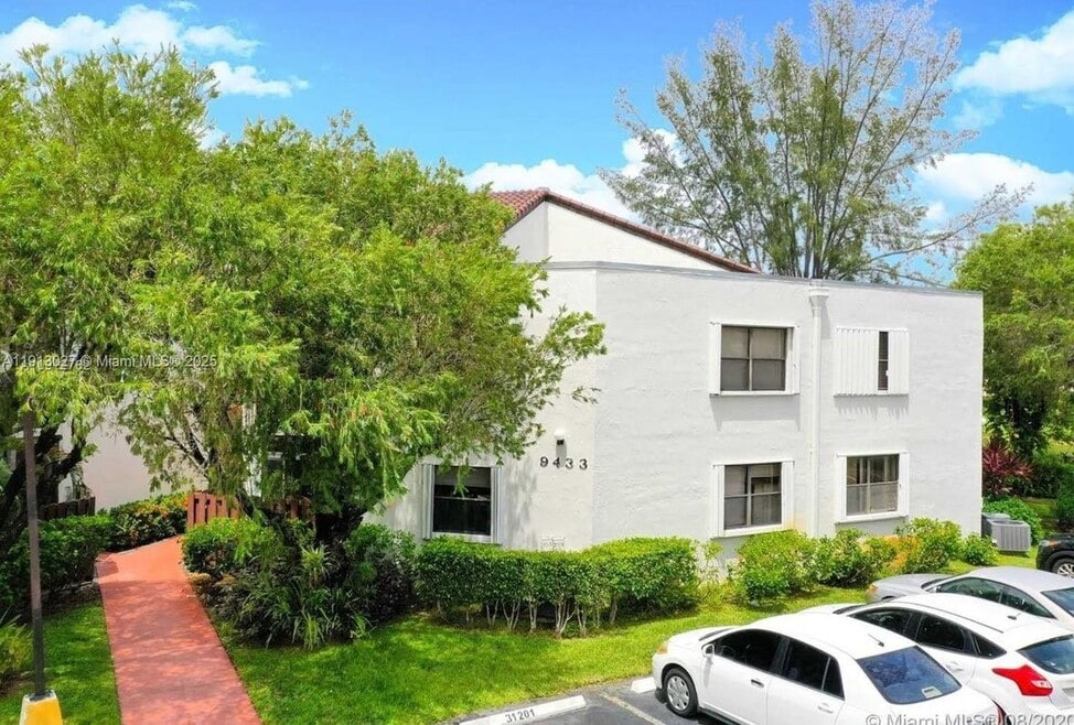 9409 Fontainebleau Blvd, Miami, FL 33172 - photo 1