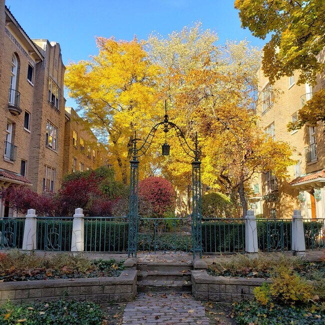 1601 W Thome Ave unit 3F, Chicago, IL 60660 - photo 2