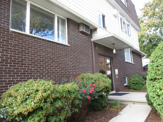 88 Feronia Way unit 1A, Rutherford, NJ 07070 - photo 2