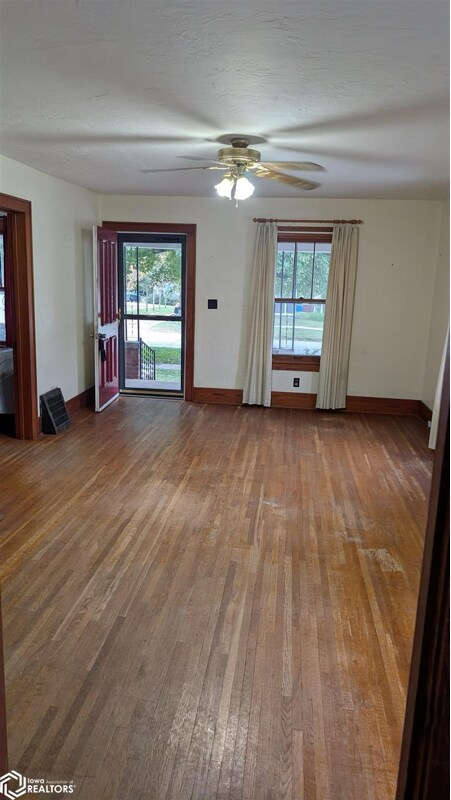 612 Main St, Sidney, IA 51652 - photo 5