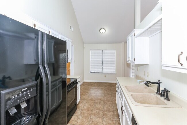 4005 Eagle Ridge Ln, Memphis, TN 38135 - photo 6