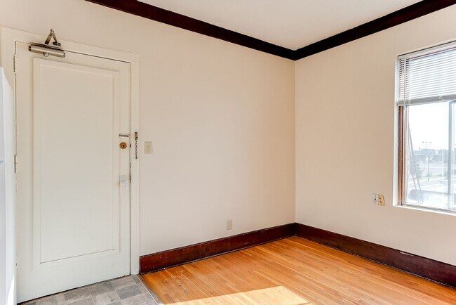 Lakesbury Apartments | Leasing Studio, Alcove, & 1-Bedroom Apartments!, Minneapolis, MN 55408 - photo 3