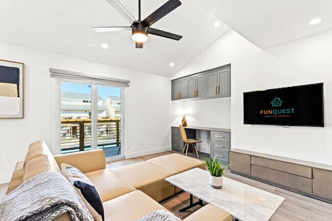 8115 Thomas Dr unit FL2-ID1355040P, Panama City, FL 32408 - photo 2