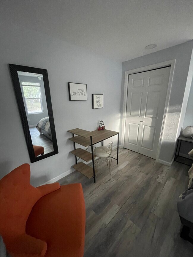 208 E Magnolia St unit Suite A, Friendswood, TX 77546 - photo 7