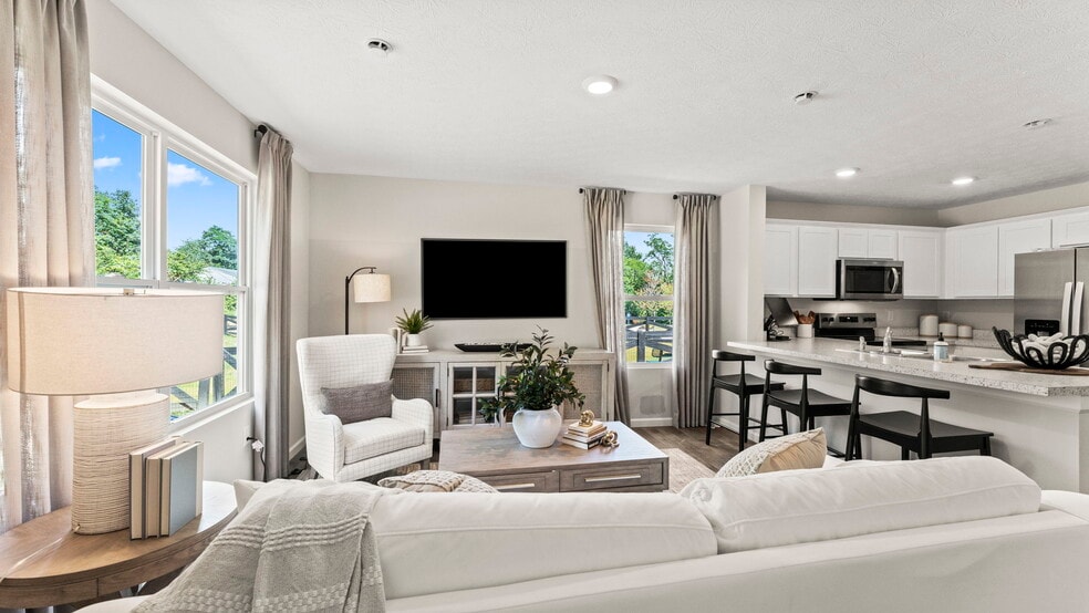 10328 Mae Ct, Cincinnati, OH 45251 - photo 1