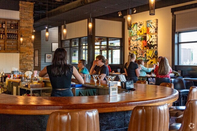 BlackStone serves quality cocktails to Windsor Ridge residents.