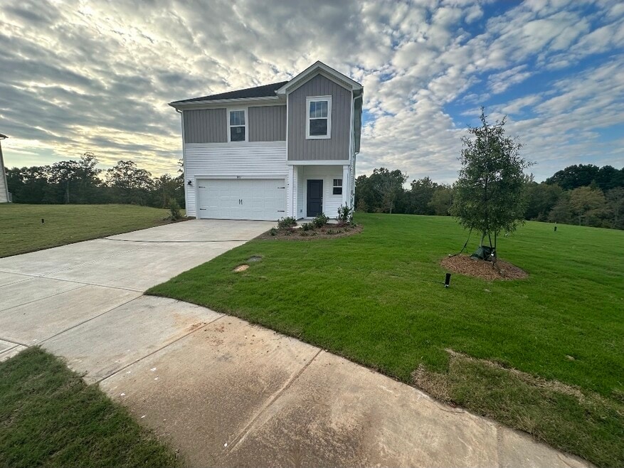 1002 Harry Ct, Albemarle, NC 28001 - photo 1