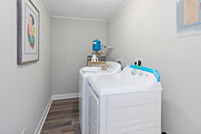 Washer/Dryers in all 1&2 Beds