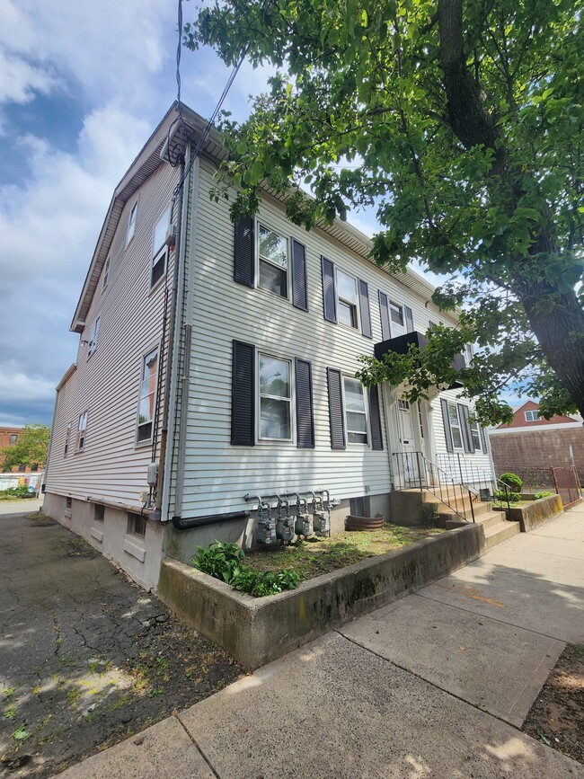 17 Brown St Unit 2R, New Haven, CT 06511