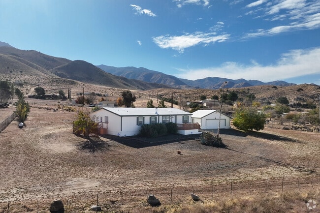 Big ranch style homes are commonly found in Weldon.