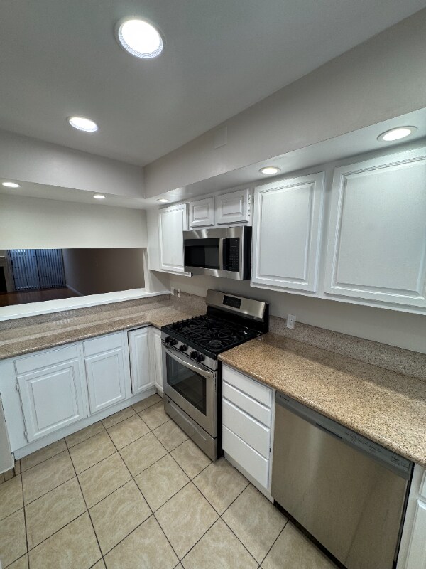 624 E Cedar Ave unit F, Burbank, CA 91501 - photo 4