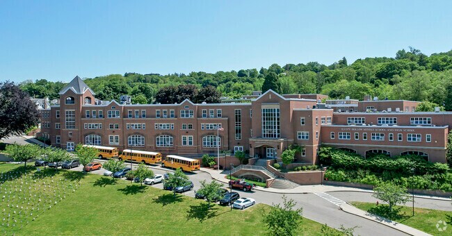 Sleepy Hollow Middle School is nestled in beautiful Tarrytown New York.