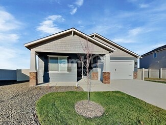 1565 N Barkvine Ave, Star, ID 83669