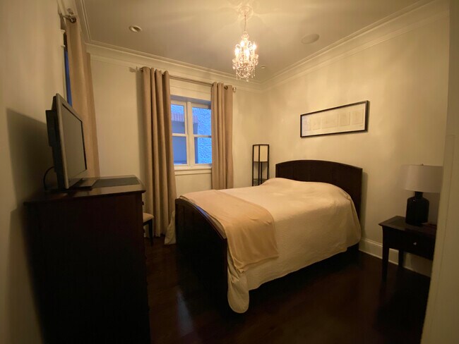 2138 W Roscoe St unit 2, Chicago, IL 60618 - photo 4