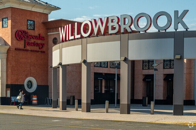 The Willowbrook Mall is just a short drive away from Packanack Lake.