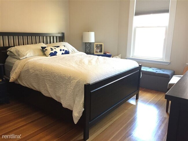 18 Saint Lukes Rd, Allston, MA 02134 - photo 4