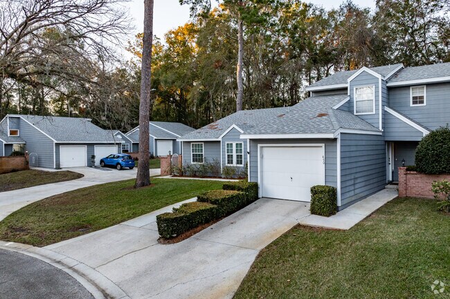 Mill Pond locals have several options for styles of condos available for purchase.