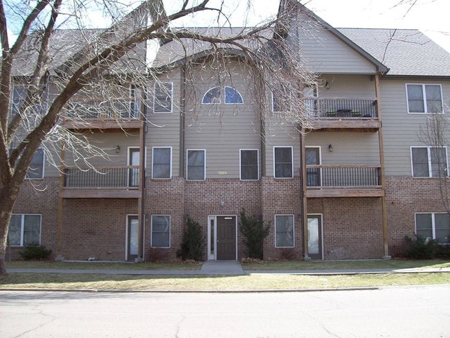 1203 Thurston St unit 3, Manhattan, KS 66502 - photo 2