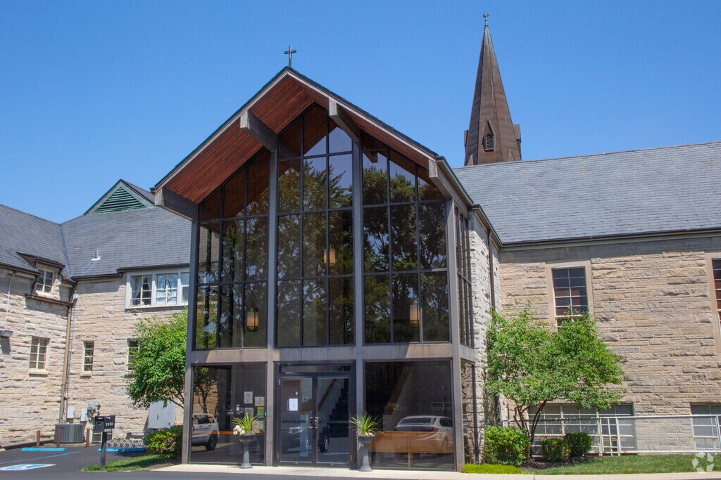Apogee School for the Gifted front entrance in Meridian Kessler.