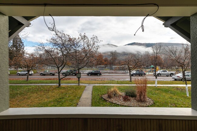 1617 Ronald Ave, Missoula, MT 59801 - photo 2
