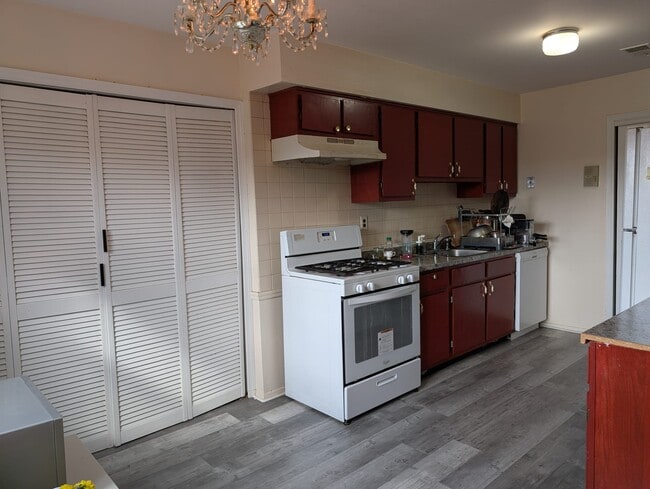 1535 Raspberry Ct unit 1535 Raspberry ct, E, Edison, NJ 08817 - photo 4