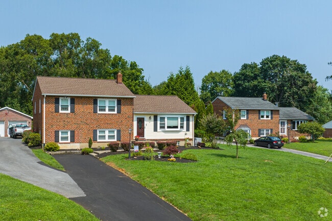 Split-level homes are common in Kingsville, and usually come with small yards and driveways.