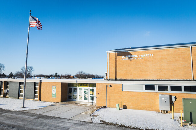 Fassett Junior High School invites you to enter.