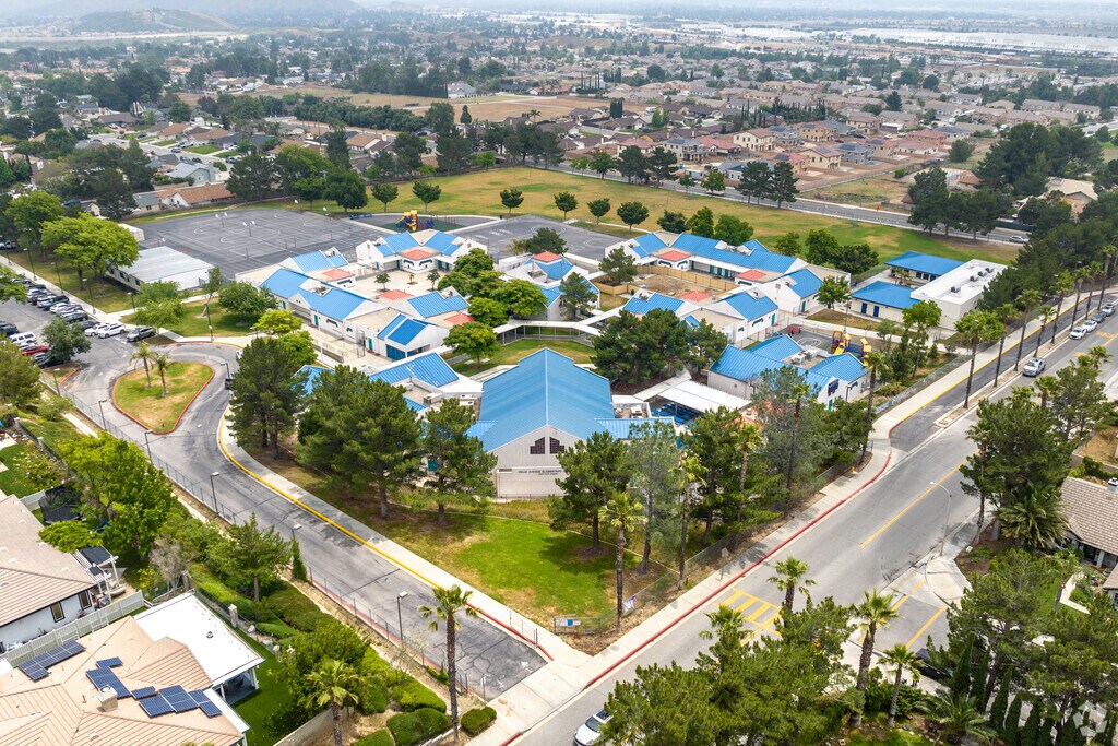The aerial view of Palm Elementary School showcases its beautiful architecture and surroundings.