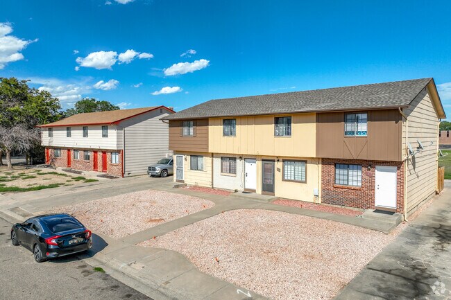 Townhomes are situated east of Kingsroyal Boulevard in Regency.