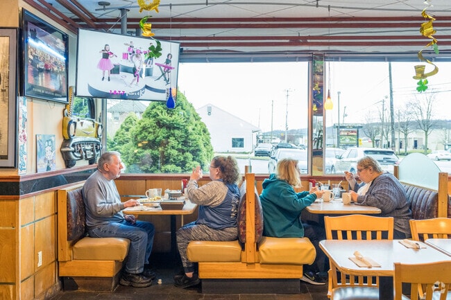 Happy Days Finer Diner is a popular place in Thorndale to get some breakfast lunch or dinner.