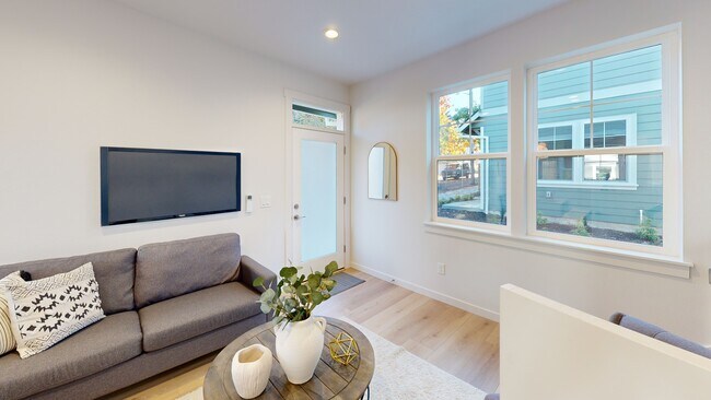 5053 NE 47th Place, Portland, OR 97218 - photo 2