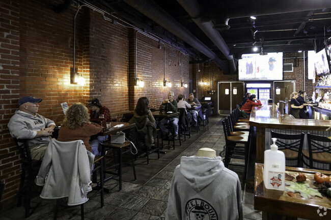 At Steelbound you can get some great food with even better service.