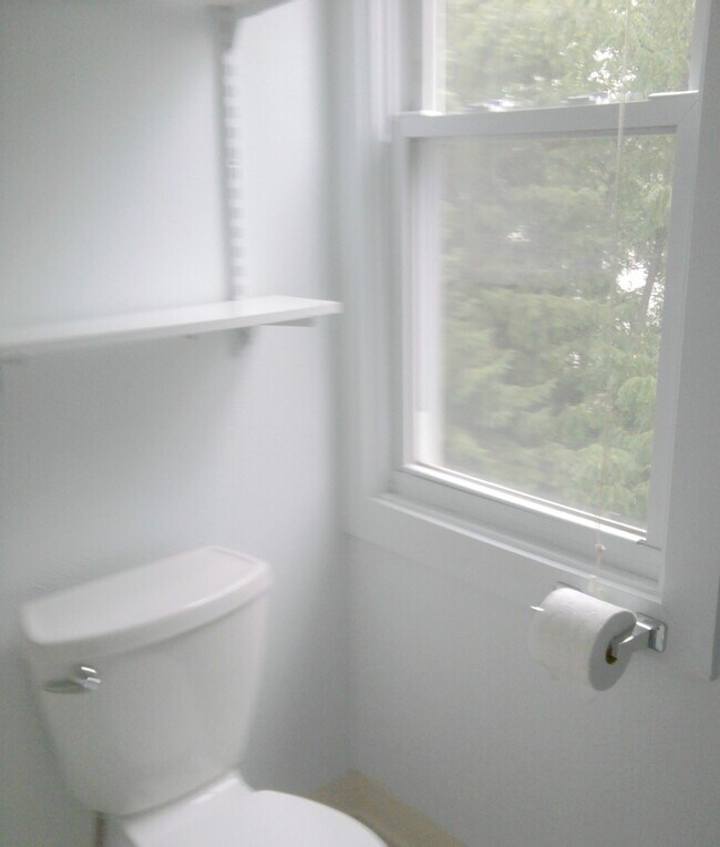 2479 E 124th St unit Carol, Cleveland, OH 44120 - photo 7