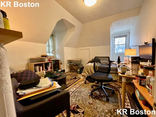 33 Imrie Rd, Allston, MA 02134 - photo 4
