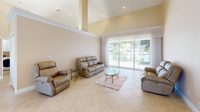 6624 Highland Pines Cir, Fort Myers, FL 33966 - photo 2