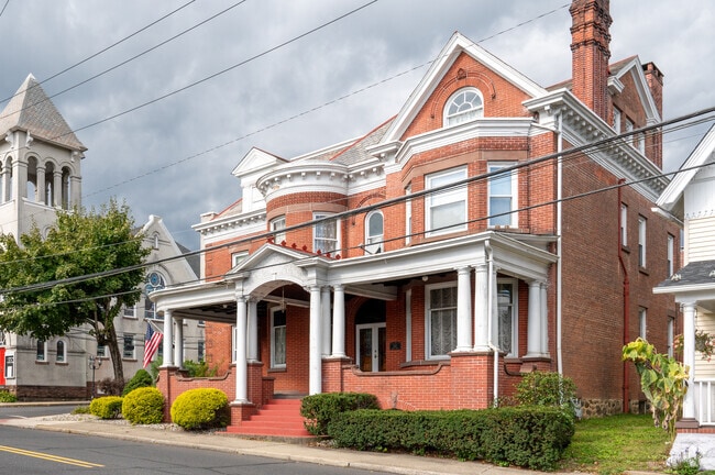 Historic Estates are located all around Bangor Central Historic District