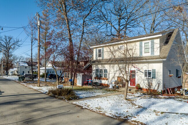 Twin Lakes provides a variation of home styles, including two story traditional homes.