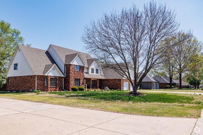 Larger homes offer plenty of space for families to live and grow in Sunnyvale.