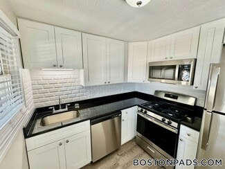 108 Shawomet Ave Unit 3, Somerset, MA 02726