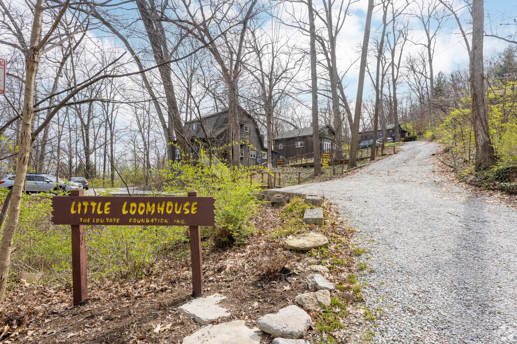 Enjoy a stay at Little Loom House in Kenwood Hill.